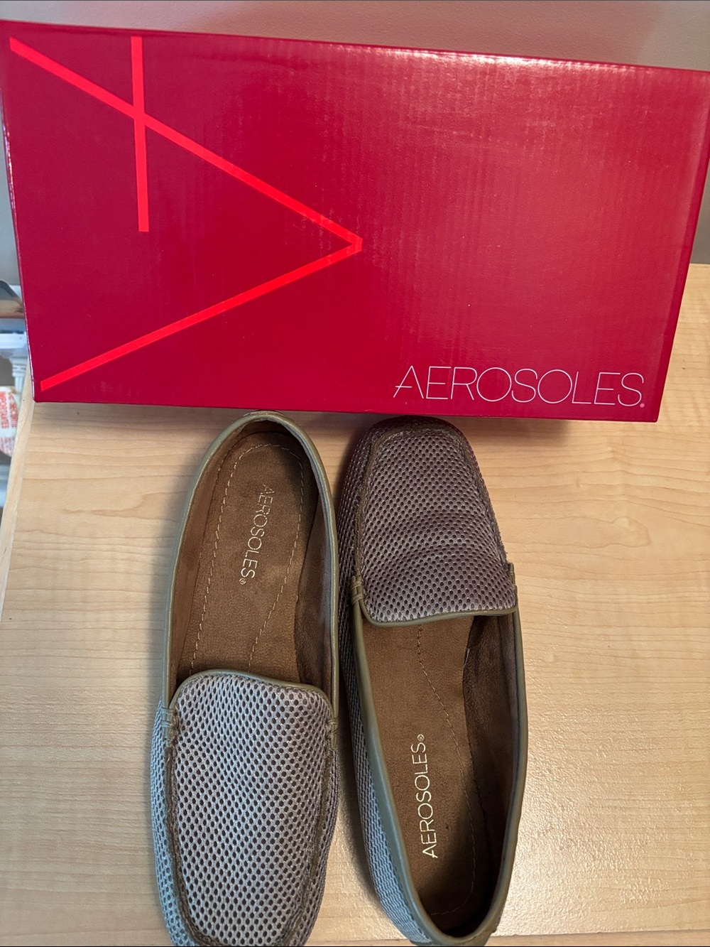NEW - AEROSOLES Green Mesh Lightweight Slip-On Loafers